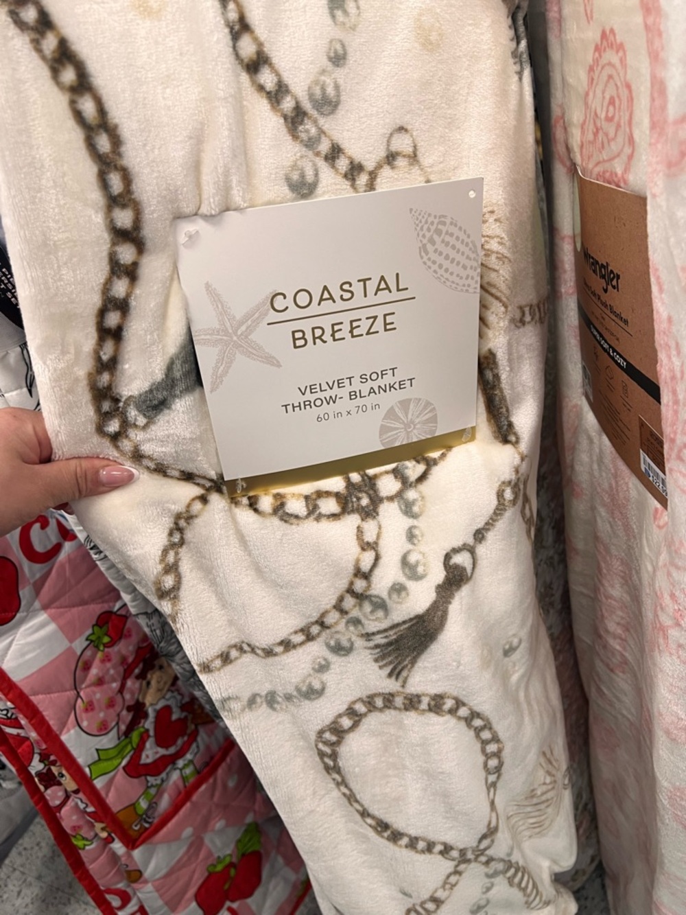 Coastal Breeze Velvet Soft Throw Blanket - Cream with Taupe Chain Pearl Print